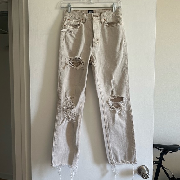 Urban Outfitters Distressed Beige BDG High-Waisted Slim Straight Jeans Size 26 - Picture 5 of 13